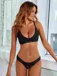 Size L black lacey set